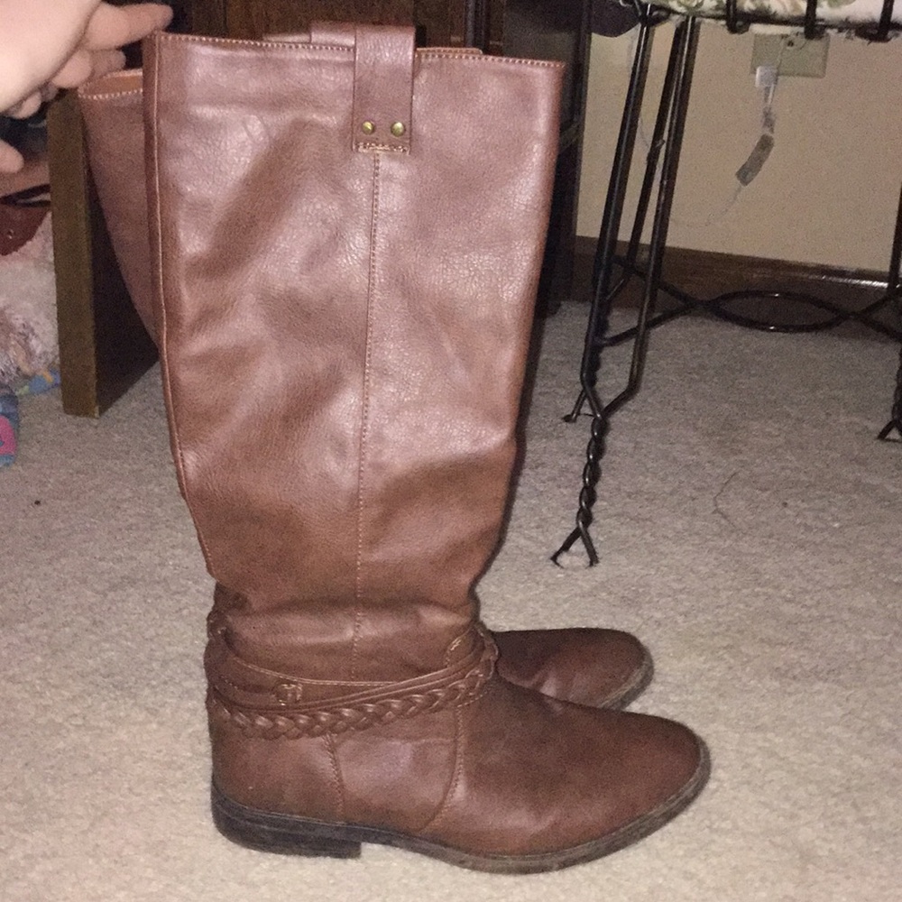 Brown boots